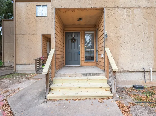 4345 Carter Creek Pkwy APT 17, Bryan, TX 77802