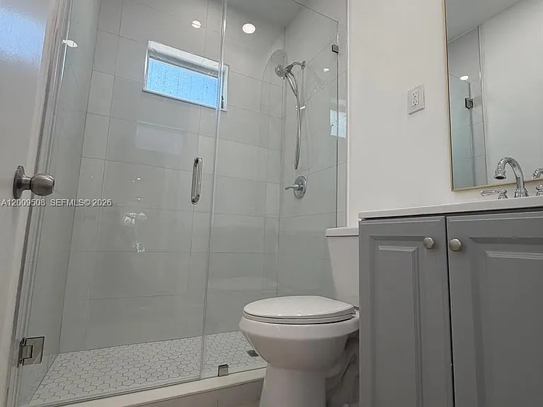 533 Minorca Ave — Photo 8
