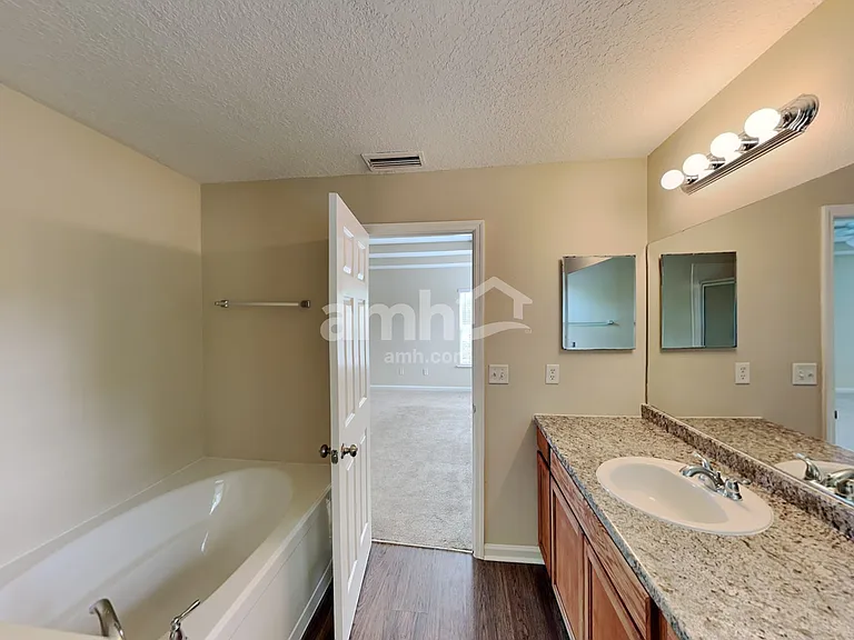 664 Mackenzie Cir — Photo 13