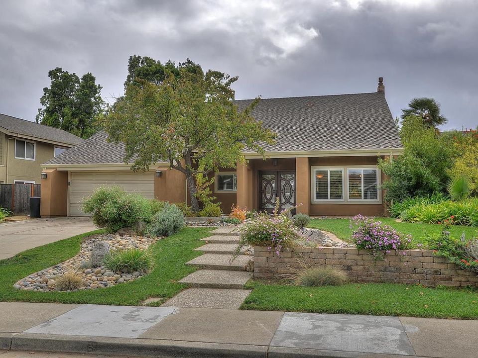 1st image of 21746 Noonan Ct