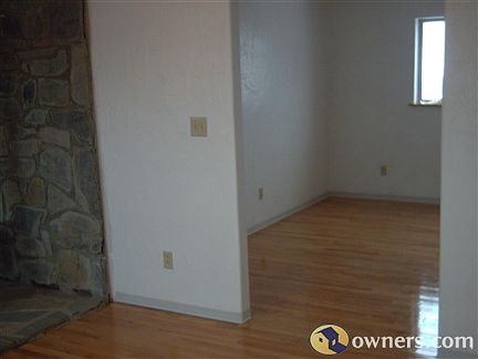 view of dining room from livingroom