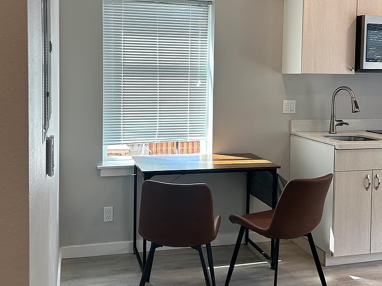 Ace Apartments — Photo 2
