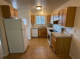 205 N Empire Blvd, Coos Bay, OR