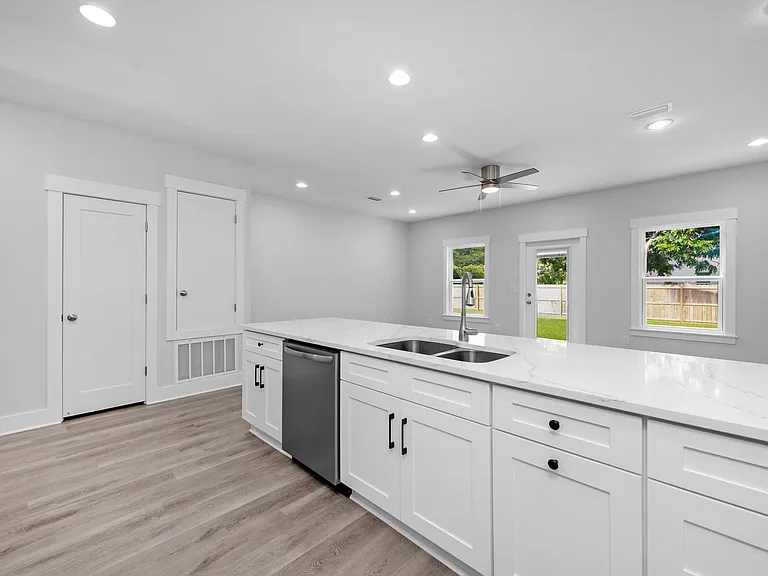 30 Harbeson Ave NE — Photo 9