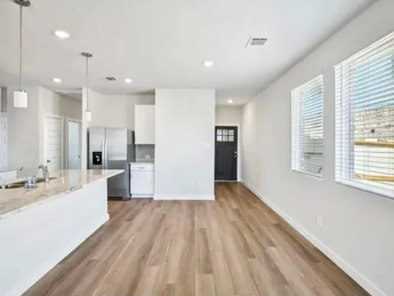 9450 Herons Preserve — Photo 11