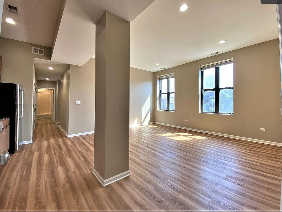 1st image of 3323 N Sheffield Ave #5R