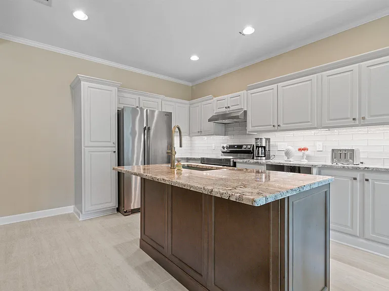 13717 Napoleon Rd — Photo 13