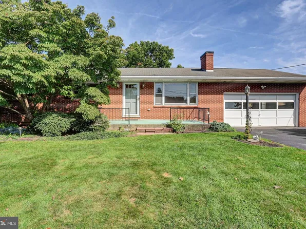565 Lindia Dr, Chambersburg, PA 17202
