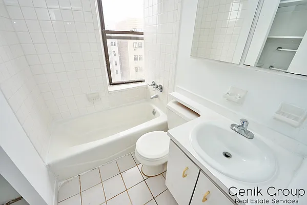 Rented by Genik Group Corp | media 4