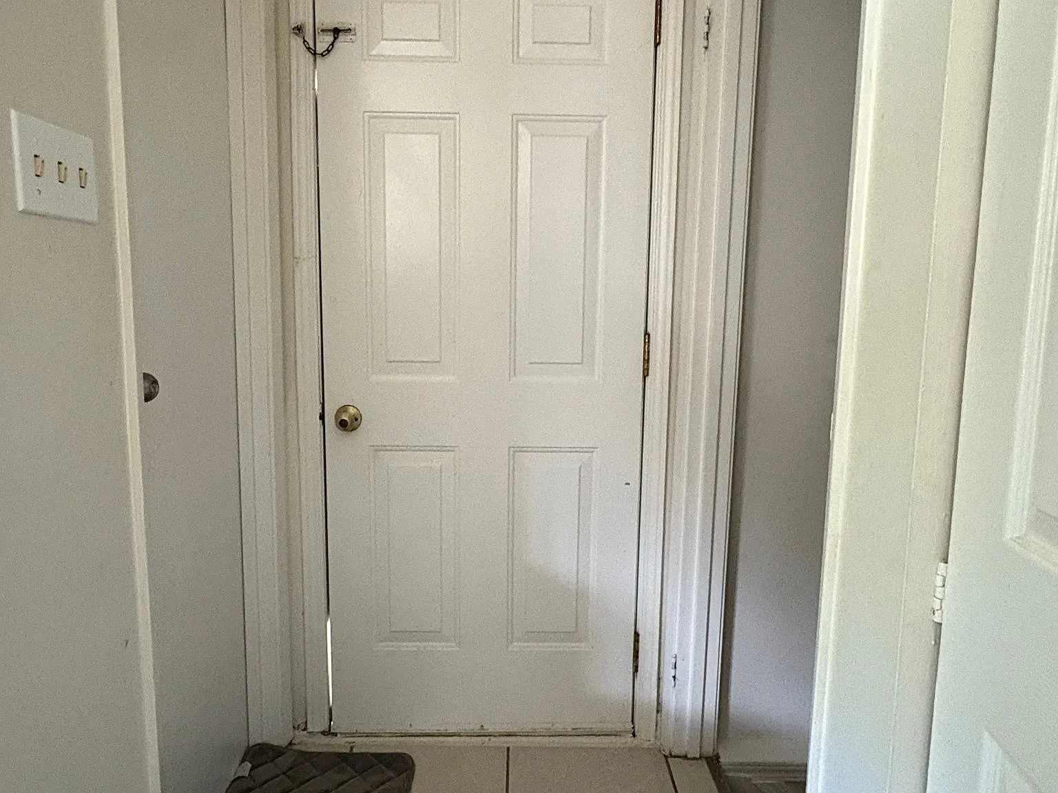 Studio, $950 — Photo 2