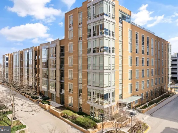 12025 New Dominion Pkwy APT 406, Reston, VA 20190