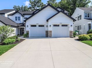 2364 Watertown Way NE, Grand Rapids, MI 49505