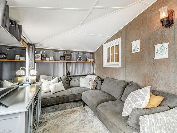 4th image of 716 Sandy Bay Rd