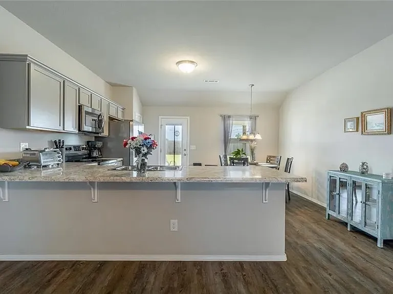 636 Woodcreek Loop — Photo 16