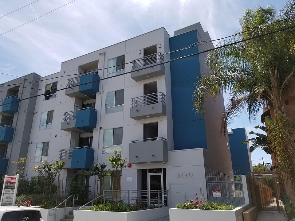 1st image of 10844 Bloomfield St #405