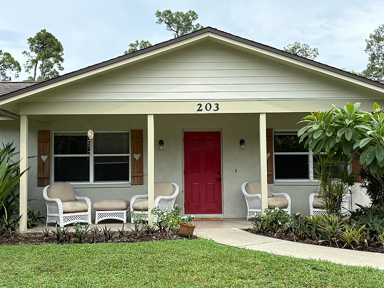 203 Esther St — Photo 43