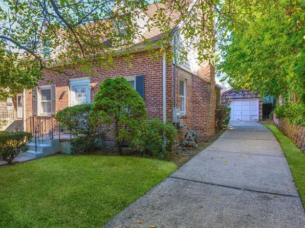 7 Jackson Street, Port Washington, NY 11050