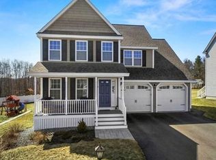 6 Poplar Hill Cir, Merrimac, MA 01860