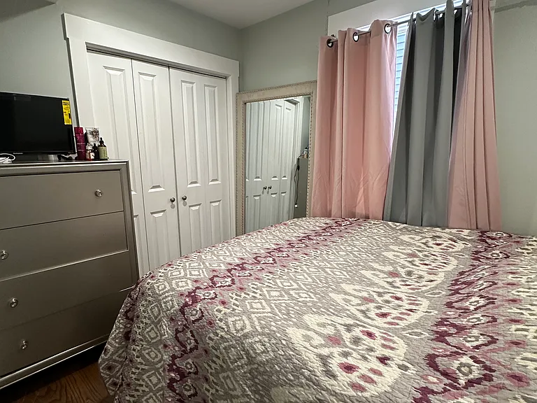 13 Ruthven St #2 — Photo 12