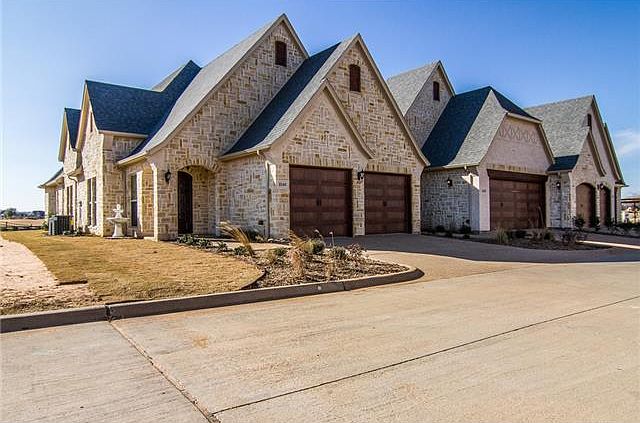 1st image of 2403 Vineyard Dr