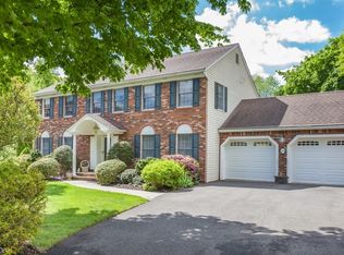 148 Viola Way, Paramus, NJ 07652