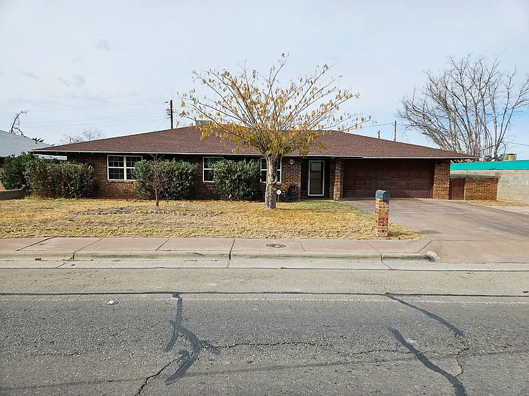 1331 Scenic Dr — Photo 1
