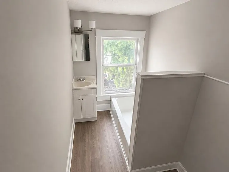 720 Florida Ave — Photo 2