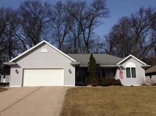 1324 Hobart Dr, Green Bay, WI 54304