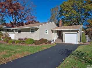 118 Jacqueline Ln, Centereach, NY 11720