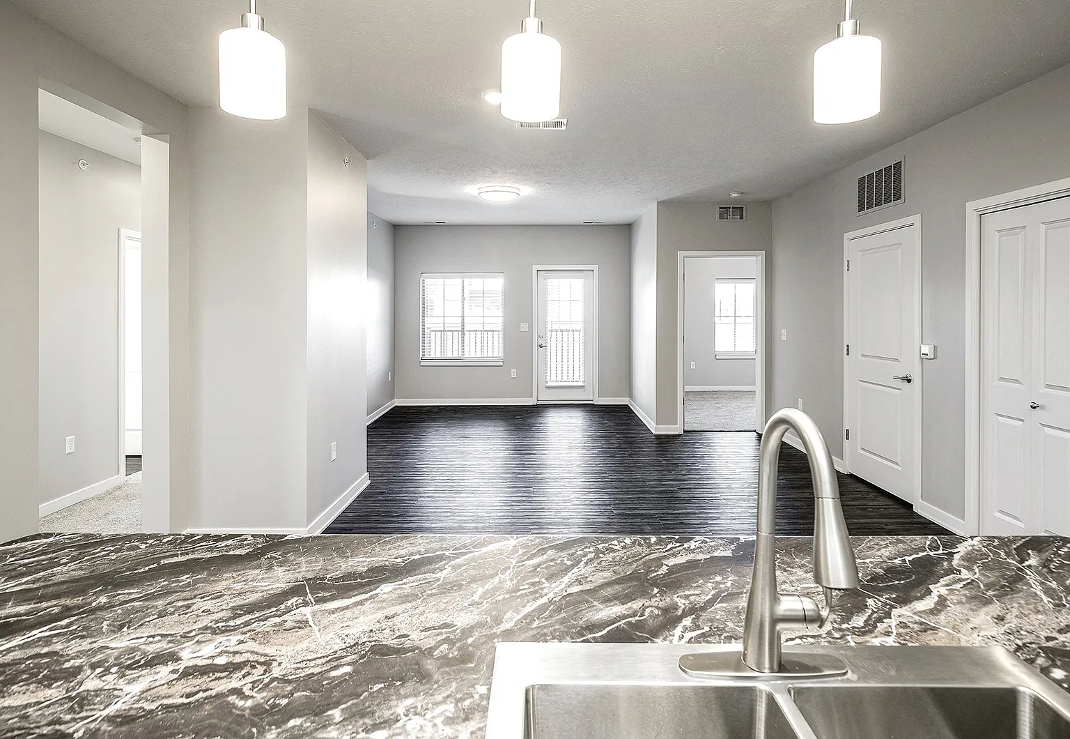 Deerfield Apartments & Chateaus — Photo 3