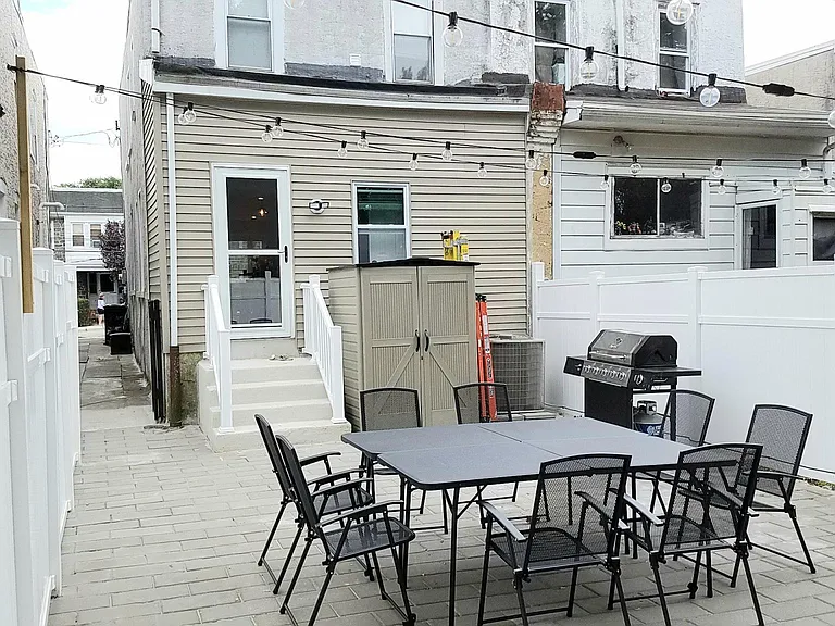 332 Kingsley St — Photo 21