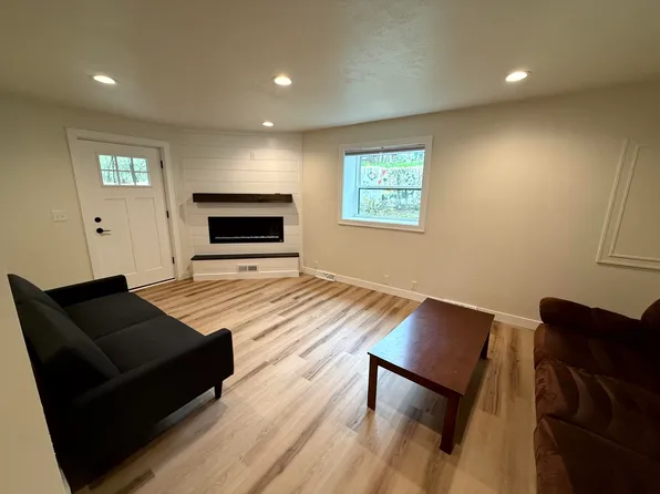 W5640 Cedar Trl, Neshkoro, WI 54960