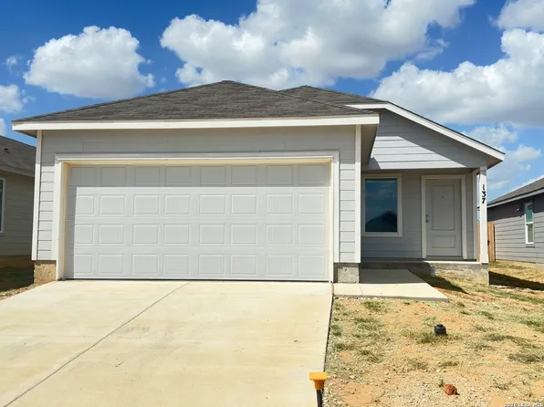 137 Bronco Ridge, Pleasanton, TX 78064