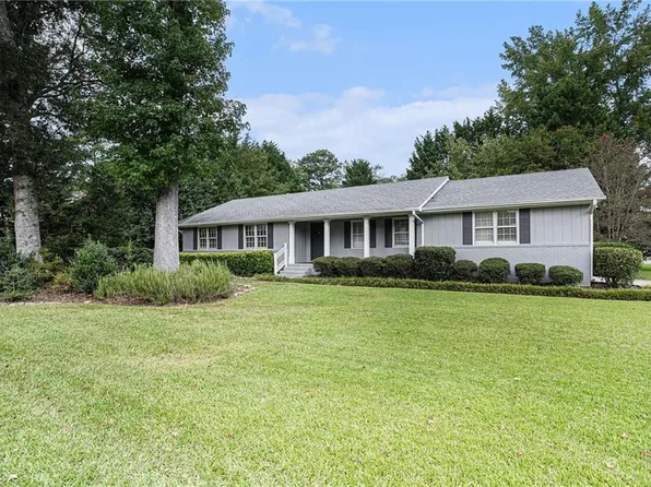 1433 Rainbow Cir, Griffin, GA 30224