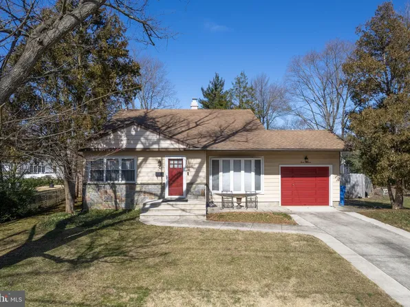 313 Tearose Ln, Cherry Hill, NJ 08003