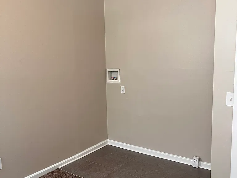 181 E Lorain St — Photo 10