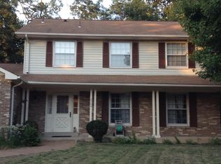 2704 Glencroft Rd, Vienna, VA 22181