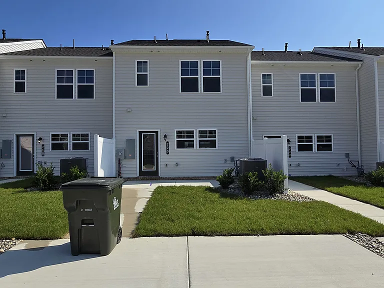 220 Greenpark Rd — Photo 34