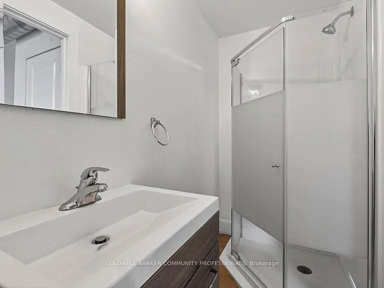 433 Barton St E #202 — Photo 33