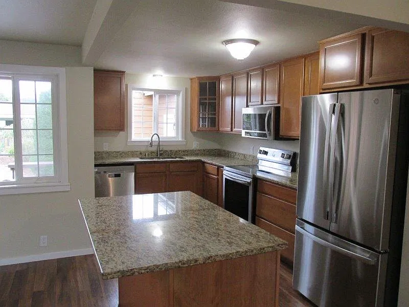 3 bed, 1628 sqft, $2,800 — Photo 4