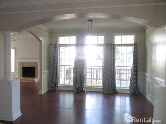 2nd image of 6511 Moonlight Ln