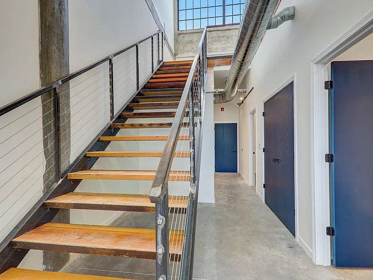 2327 Texas Ave — Photo 5