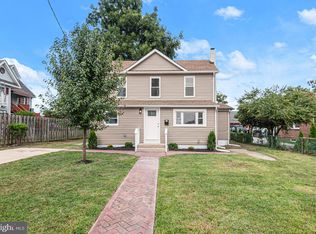 17 Harrison Ave N, Middle River, MD 21220