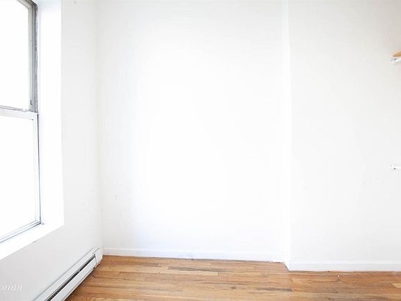 5th image of 361 Tompkins Ave APT 3