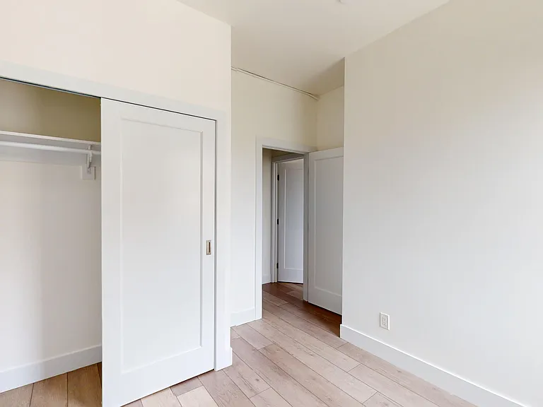 1408 California St #305 — Photo 15
