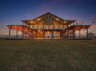 824 Windswept Dr, Port Lavaca, TX 77979