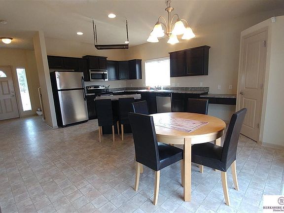 3rd image of 4616 Clearwater Dr
