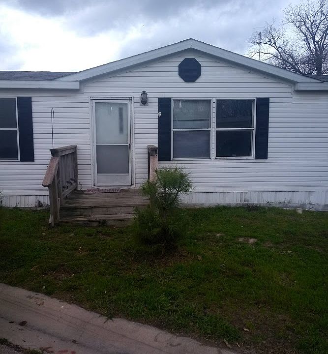 1st image of 2200 Navajo