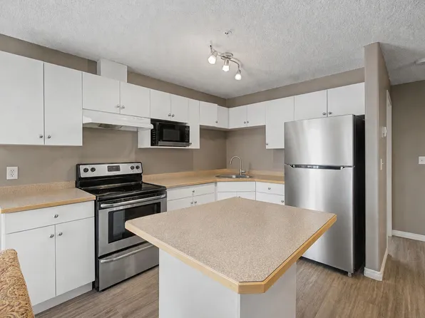 7511 171st St NW #311, Edmonton, AB T5T 6S7
