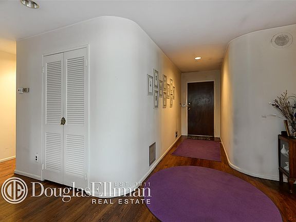4th image of 876 Glenridge Ave